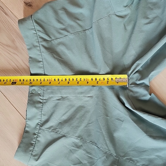 Lululemon Ventlight Cargo Mid Rise Crop Athleisure Pants, Size 10 - Picture 15 of 16